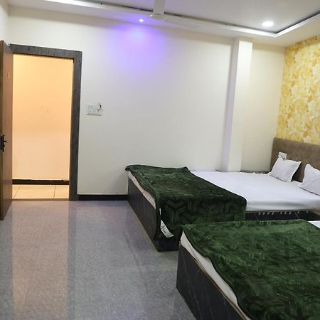 Hotel Somnath Inn Удджайн Номер фото