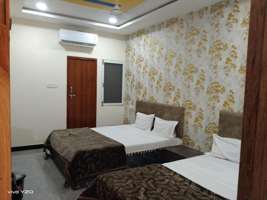 Hotel Somnath Inn Удджайн Екстер'єр фото